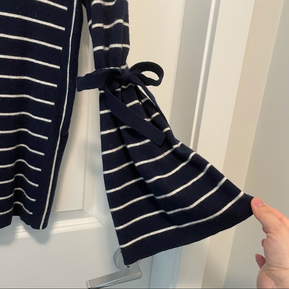 Banana Republic Women Merino Wool Sweater - Picture 3 of 5